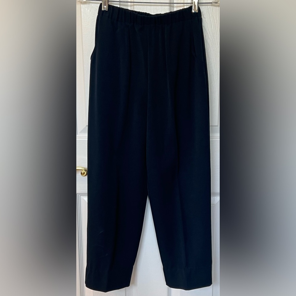 JM Collection casual or career Black Short Pants Sz 4 Elastic Waist Straight Leg